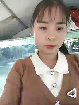 Snapshot of Squirrel-Pear chatting on 11-23-25, 03:17 Squirrel-Pear online show from 11-23-25, 03:17