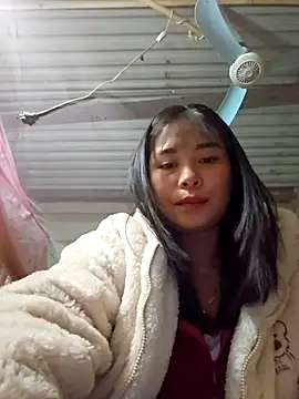 Snapshot of Squirrel-Pear chatting on 11-28-25, 01:03 Squirrel-Pear online show from 11-28-25, 01:03