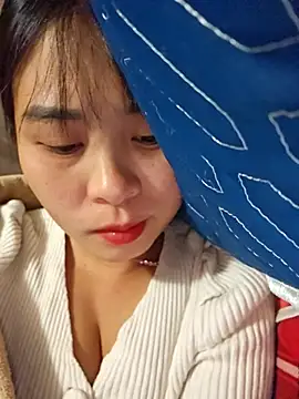 Snapshot of Squirrel-Pear chatting on 11-30-25, 03:05 Squirrel-Pear online show from 11-30-25, 03:05