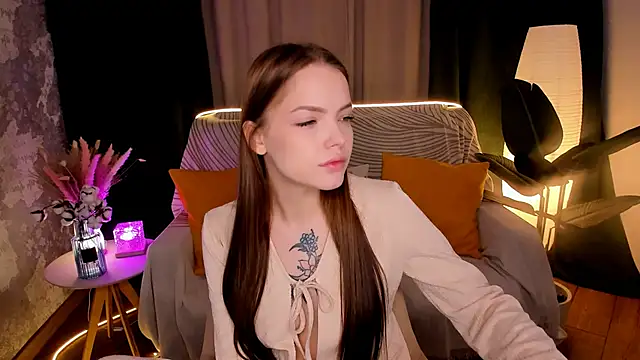 MelissaBell  online show from 11-08-25, 02:01