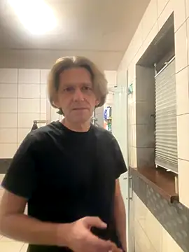 Snapshot of kon77777 chatting on 10-20-25, 07:03 kon77777 online show from 10-20-25, 07:03