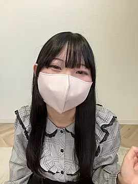 Snapshot of Reina_cute_00_ chatting on 10-28-25, 03:21 Reina cute 00  online show from 10-28-25, 03:21