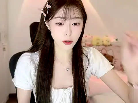 Onecutelittle online show from 10-26-25, 03:18