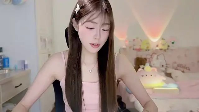 Onecutelittle online show from 11-06-25, 06:25