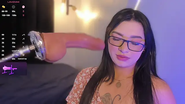 Snapshot of Juli_Casanova chatting on 12-05-25, 11:30 Juli Casanova online show from 12-05-25, 11:30