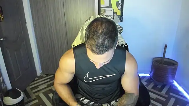 Snapshot of FreszX chatting on 11-02-25, 10:45 FreszX online show from 11-02-25, 10:45