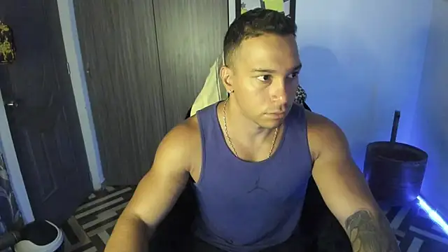 Snapshot of FreszX chatting on 11-04-25, 01:32 FreszX online show from 11-04-25, 01:32