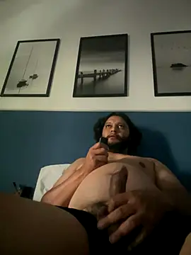 Snapshot of LoboCachorro chatting on 12-04-25, 01:31 LoboCachorro online show from 12-04-25, 01:31