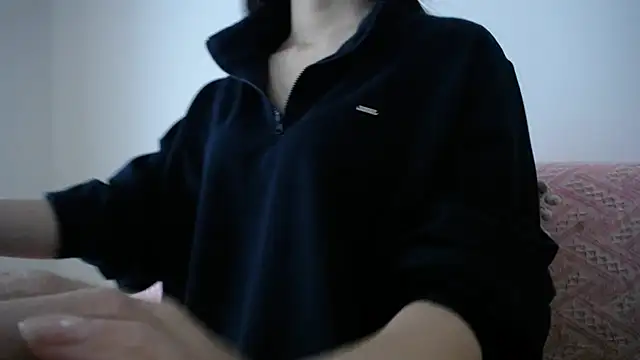 Snapshot of winterr12 chatting on 10-31-25, 06:47 winterr12 online show from 10-31-25, 06:47