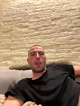 Snapshot of Rotteei1 chatting on 10-25-25, 05:26 Rotteei1 online show from 10-25-25, 05:26