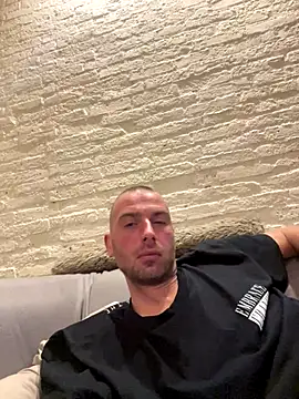 Snapshot of Rotteei1 chatting on 10-26-25, 08:04 Rotteei1 online show from 10-26-25, 08:04