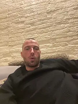 Snapshot of Rotteei1 chatting on 10-30-25, 05:24 Rotteei1 online show from 10-30-25, 05:24