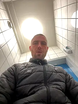 Snapshot of Rotteei1 chatting on 11-03-25, 01:01 Rotteei1 online show from 11-03-25, 01:01