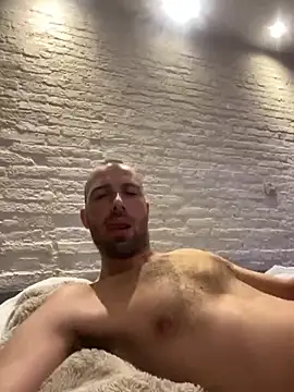 Snapshot of Rotteei1 chatting on 11-18-25, 05:34 Rotteei1 online show from 11-18-25, 05:34