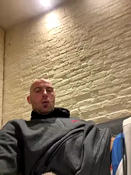 Snapshot of Rotteei1 chatting on 11-29-25, 08:17 Rotteei1 online show from 11-29-25, 08:17