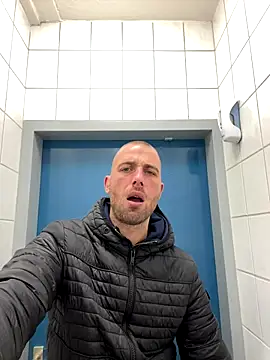 Snapshot of Rotteei1 chatting on 12-02-25, 01:17 Rotteei1 online show from 12-02-25, 01:17