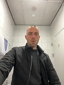 Snapshot of Rotteei1 chatting on 12-03-25, 01:09 Rotteei1 online show from 12-03-25, 01:09