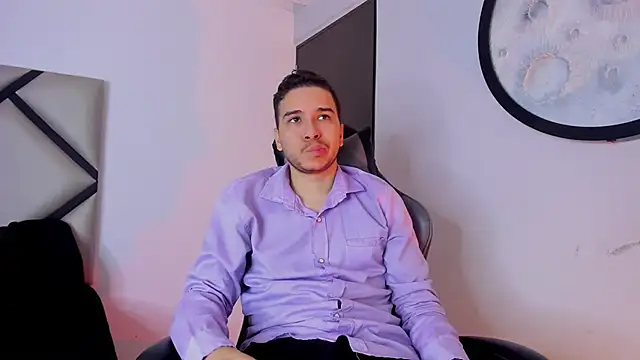 Snapshot of mike_257 chatting on 10-23-25, 11:42 mike 257 online show from 10-23-25, 11:42