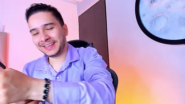 Snapshot of mike_257 chatting on 11-14-25, 11:53 mike 257 online show from 11-14-25, 11:53