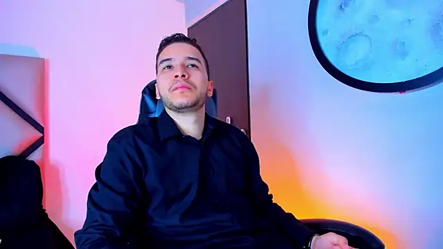 Snapshot of mike_257 chatting on 11-25-25, 11:54 mike 257 online show from 11-25-25, 11:54