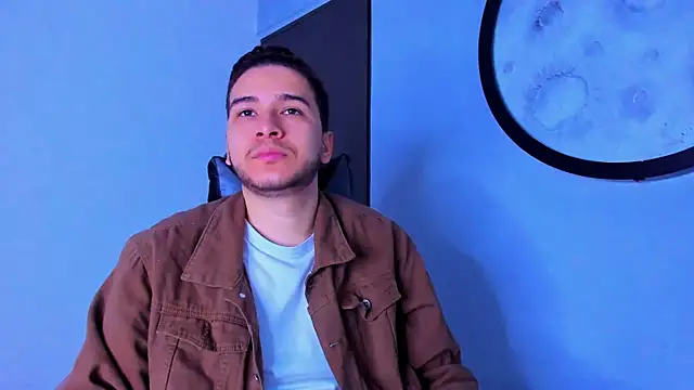 Snapshot of mike_257 chatting on 12-20-25, 12:12 mike 257 online show from 12-20-25, 12:12