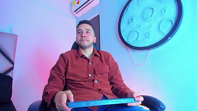 Snapshot of mike_257 chatting on 01-19-26, 11:25 mike 257 online show from 01-19-26, 11:25