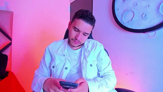 Snapshot of mike_257 chatting on 02-03-26, 11:26 mike 257 online show from 02-03-26, 11:26