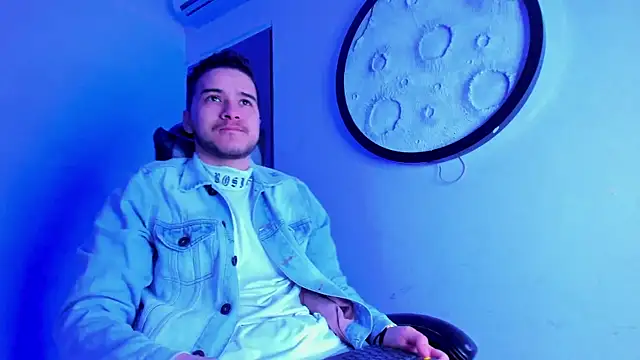 Snapshot of mike_257 chatting on 02-11-26, 11:26 mike 257 online show from 02-11-26, 11:26