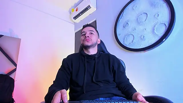 Snapshot of mike_257 chatting on 02-18-26, 11:50 mike 257 online show from 02-18-26, 11:50