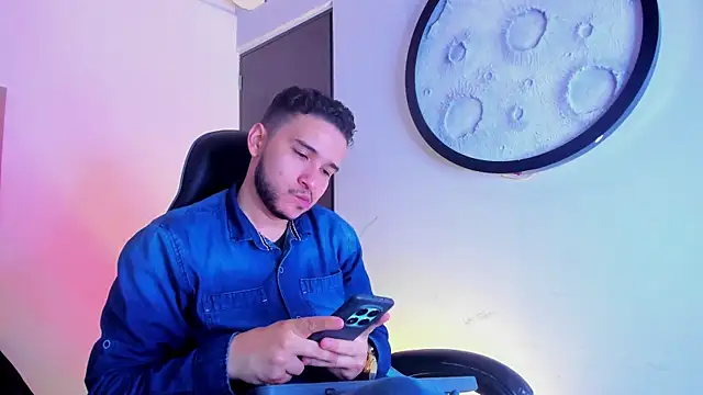 Snapshot of mike_257 chatting on 02-25-26, 11:53 mike 257 online show from 02-25-26, 11:53