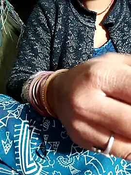 Snapshot of Hot_cauple_indian chatting on 02-21-26, 01:28 Hot cauple indian online show from 02-21-26, 01:28