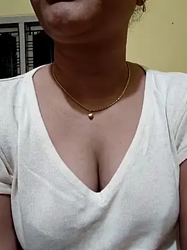 Snapshot of Nazeera_Telugu_Ammayi chatting on 11-13-25, 04:39 Nazeera Telugu Ammayi online show from 11-13-25, 04:39