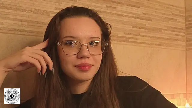 Snapshot of FabiolaCowing chatting on 10-29-25, 06:09 FabiolaCowing online show from 10-29-25, 06:09