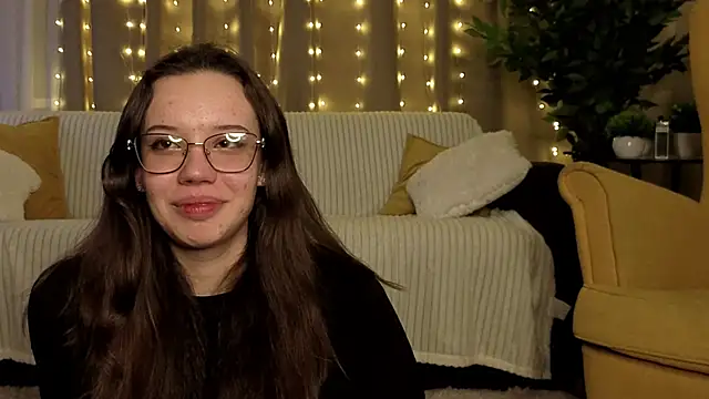 Snapshot of FabiolaCowing chatting on 11-13-25, 06:29 FabiolaCowing online show from 11-13-25, 06:29