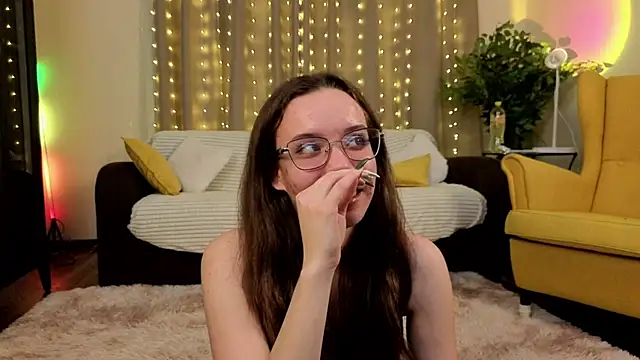 Snapshot of FabiolaCowing chatting on 11-28-25, 06:21 FabiolaCowing online show from 11-28-25, 06:21