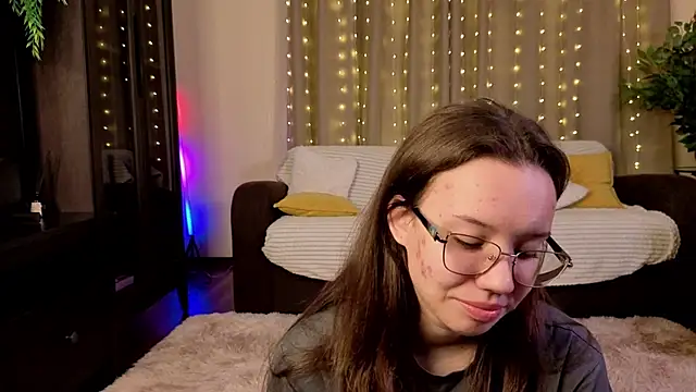 Snapshot of FabiolaCowing chatting on 11-29-25, 06:11 FabiolaCowing online show from 11-29-25, 06:11