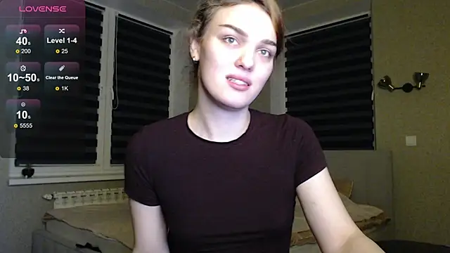 Snapshot of EmiliaRhodes chatting on 10-19-25, 10:54 EmiliaRhodes online show from 10-19-25, 10:54