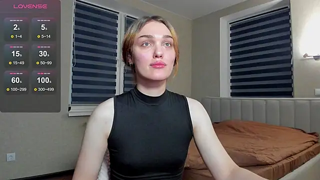 EmiliaRhodes online show from 12-14-25, 05:51