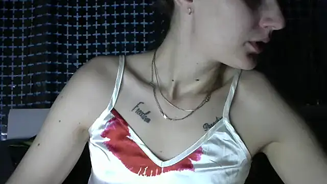 Snapshot of Err_Ass chatting on 10-20-25, 07:03 Err Ass online show from 10-20-25, 07:03
