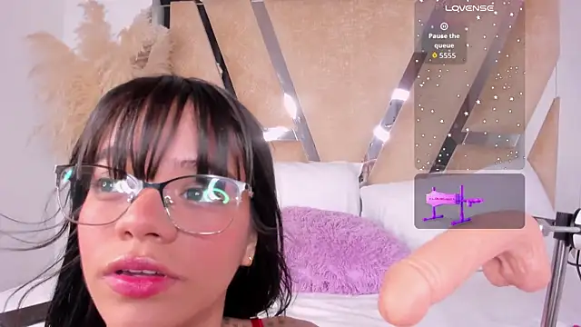 Snapshot of Samanthalyxx chatting on 11-05-25, 01:44 Samanthalyxx online show from 11-05-25, 01:44