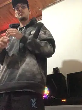 Snapshot of tian_doyt69 chatting on 02-10-26, 04:38 tian doyt69 online show from 02-10-26, 04:38