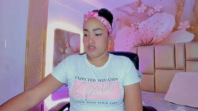 Snapshot of NahomiWalker_ chatting on 12-05-25, 07:32 NahomiWalker online show from 12-05-25, 07:32