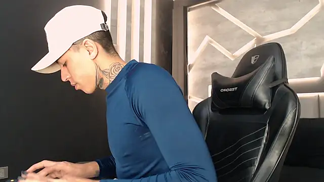 ArohomLester online show from 11-28-25, 11:02