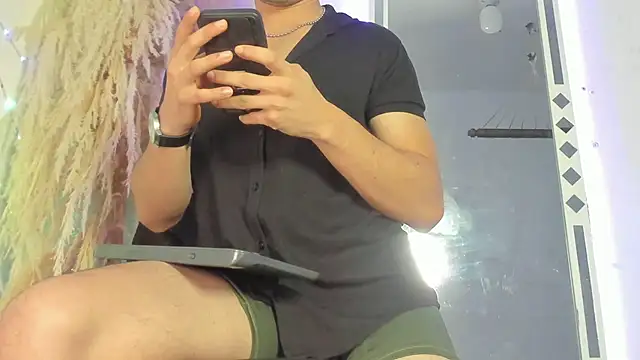 Snapshot of Jax_Thunder chatting on 02-16-26, 01:40 Jax Thunder online show from 02-16-26, 01:40