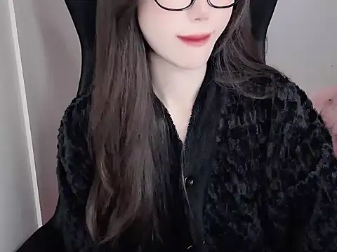 Snapshot of -Alicee- chatting on 11-19-25, 03:06 -Alicee- online show from 11-19-25, 03:06