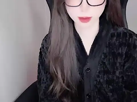 Snapshot of -Alicee- chatting on 11-19-25, 03:45 -Alicee- online show from 11-19-25, 03:45