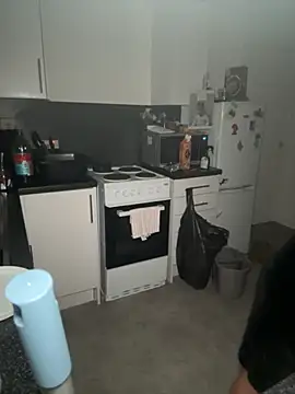 Ellieskyyee1 online show from 11-08-25, 08:51