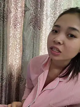 Snapshot of aaaaawhate chatting on 02-17-26, 08:33 aaaaawhate online show from 02-17-26, 08:33