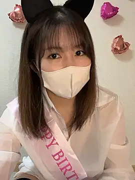 Snapshot of Rui_87 chatting on 12-18-25, 01:44 Rui 87 online show from 12-18-25, 01:44