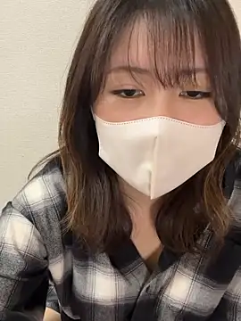 Snapshot of Rui_87 chatting on 01-16-26, 01:42 Rui 87 online show from 01-16-26, 01:42